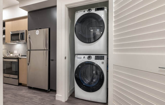 1 Bedroom Model Laundry - Coen & Columbia