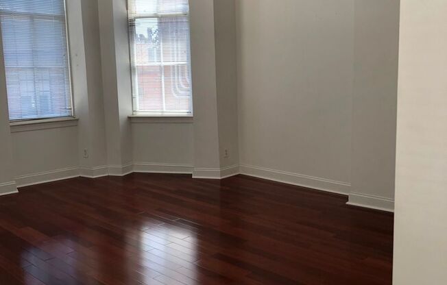 2 beds, 2 baths, 1,350 sqft, $1,695, Unit 1E