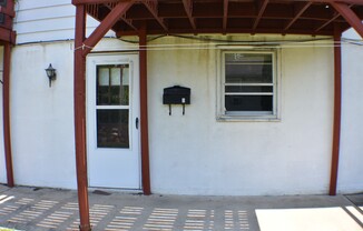 2 beds, 1 bath, $1,175