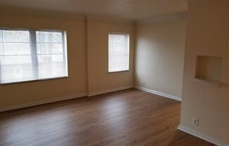 2 beds, 1 bath, $895, Unit Unit 5