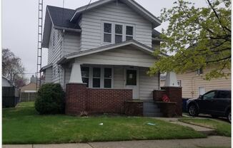 2038 Greenwood Ave