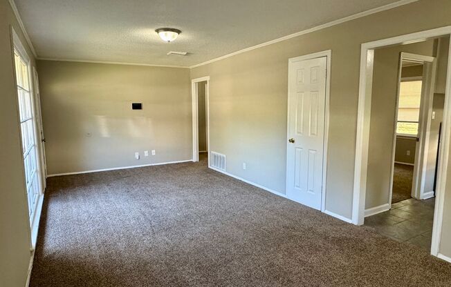 3 beds, 1 bath, $995