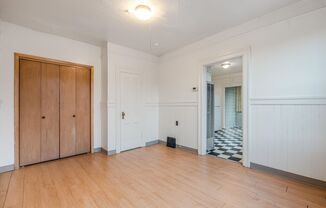 Great deal on a plex in Goose Hollow!