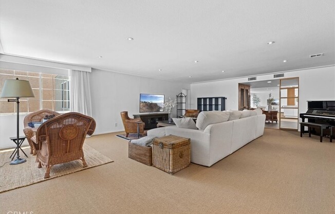 5050 COLDWATER CYN AVE