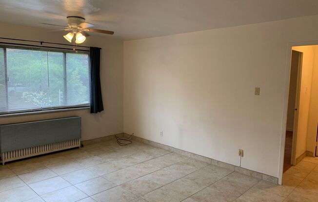 1 bed, 1 bath, 529 sqft, $1,350, Unit A2