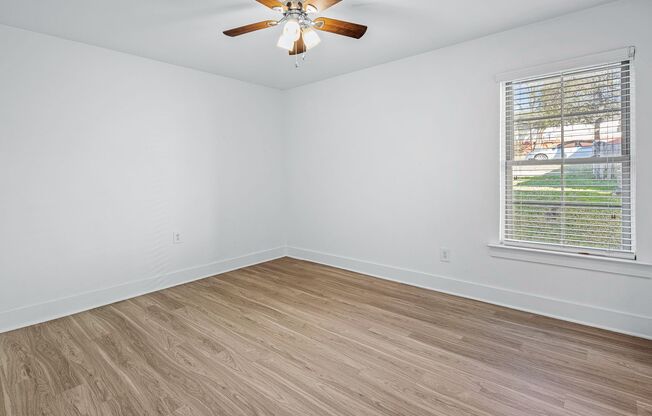 1 bed, 1 bath, 694 sqft, $957, Unit 4