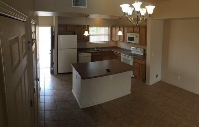 3 beds, 2 baths, $1,525