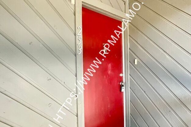 3843 Barrington St.