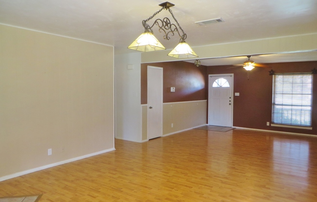 3 Bedroom 2 Bathroom Georgetown Home