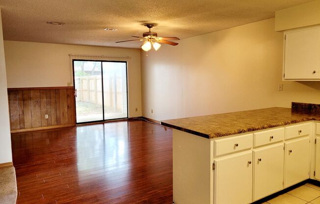 2 beds, 1.5 baths, $1,295