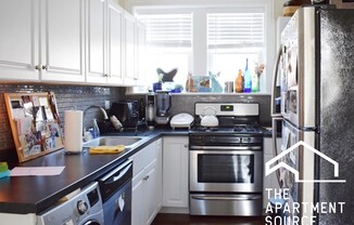 3823 N Greenview Ave