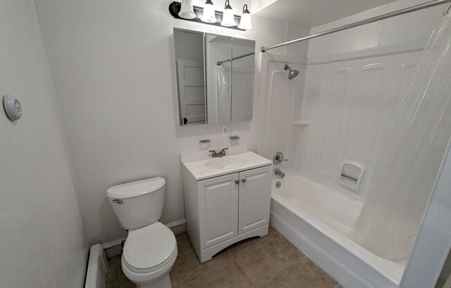 Renovated Top Floor Unit - Port Richmond