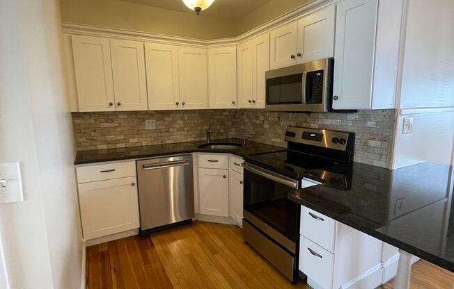 2 beds, 1 bath, 897 sqft, $1,960, Unit 49S-26