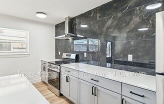 1314 S QUINCY AVE