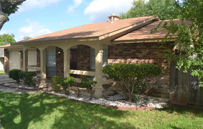 3 beds, 2 baths, $1,495