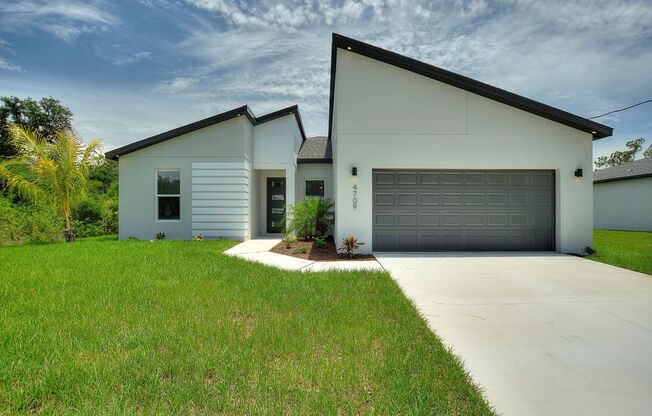 Deposit-Free! Modern, energy efficient home with ALL of the upgrades! North Port