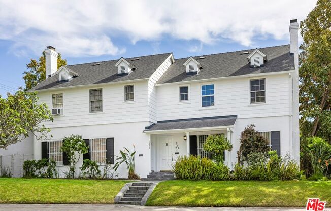 5818 W 8 ST