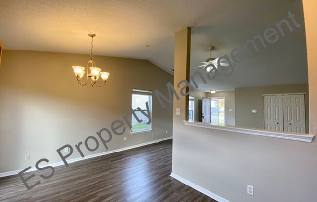 3 beds, 2 baths, $1,595