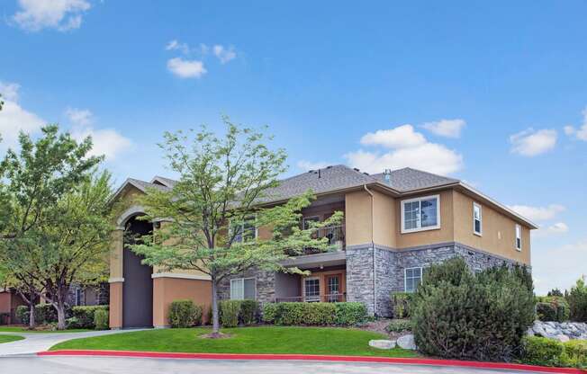 Legends at River Oaks Exterior View, Dean Weidner Investments