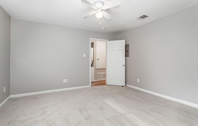 2 beds, 2 baths, $1,200, Unit 6