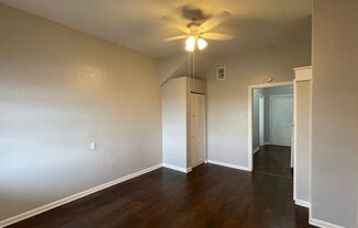 Studio, 1 bath, 360 sqft, $775, Unit 5