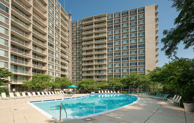 Beautiful Swimming Pool at The Aspen, Alexandria