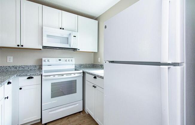 2 beds, 2 baths, 864 sqft, $1,500