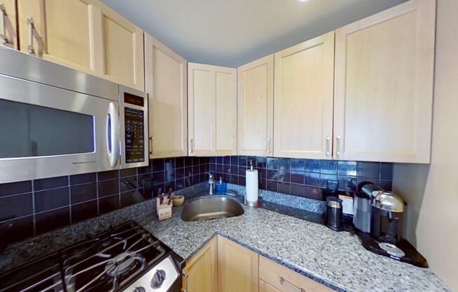 1 bed, 1 bath, 740 sqft, $3,400, Unit 10R