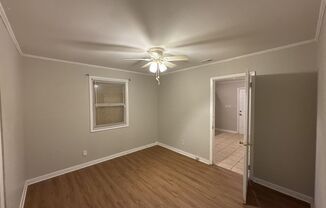 2 beds, 1 bath, $1,300