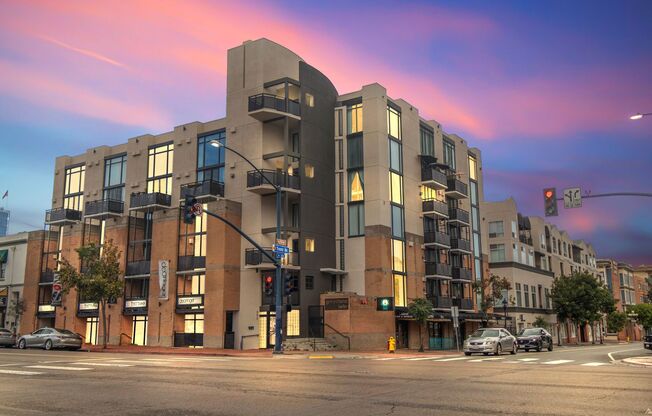 Studio, 1 bath, 600 sqft, $1,975, Unit 214