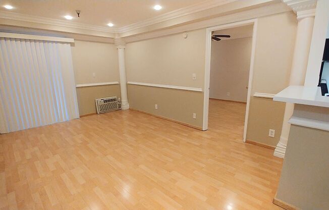 2 beds, 2 baths, 910 sqft, $2,595, Unit 412