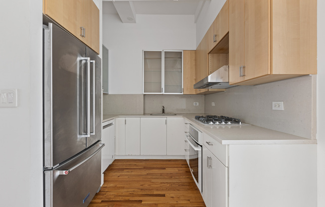 14 E 4 ST