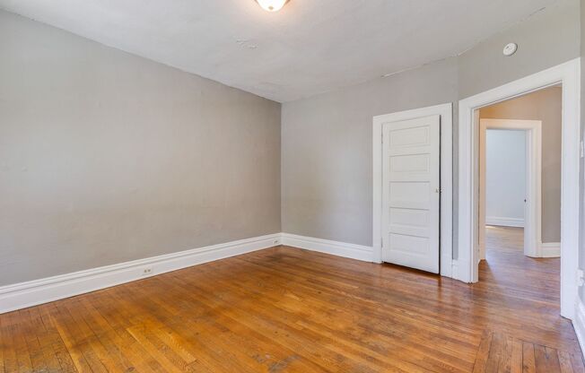 2 beds, 1 bath, $1,300, Unit Apt 2 (Top)