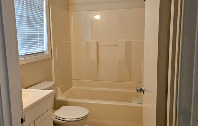 1 bed, 1 bath, $1,299, Unit 3