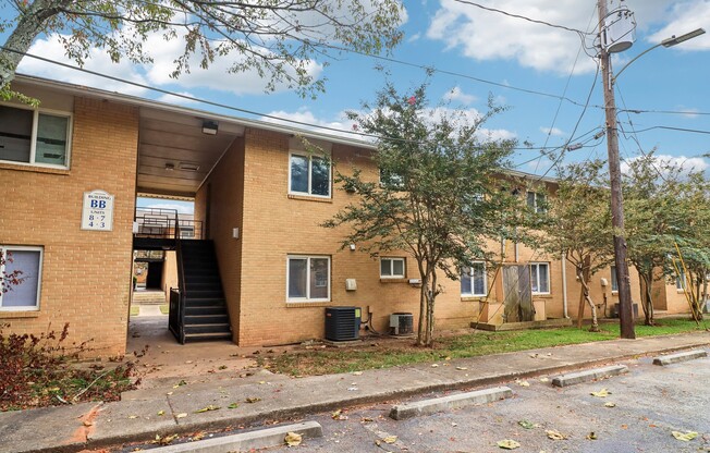 Uncover the charm of The Preserve On Conley Apartments, where modern living meets comfort. Enjoy spacious layouts and serene surroundings, perfect for your new home. Schedule a tour today and see why this is the ideal place for you!