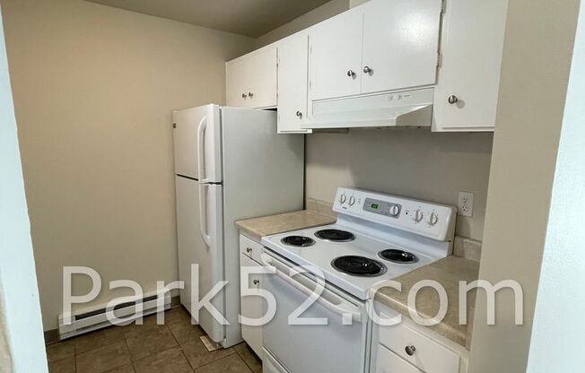 1/2 Off 1st Full Month! 2 Bedroom 2nd Floor Apartment in Tacoma - 3602 S 15th Street #3