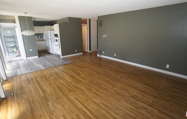 3 beds, 1 bath, 960 sqft, $3,415, Unit 21