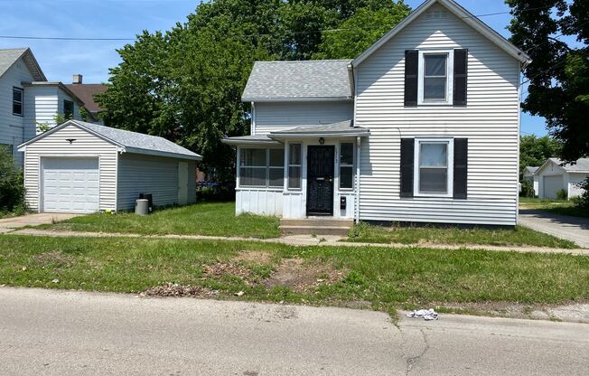 4 bedroom 1-1/2 bath home in Rockford available