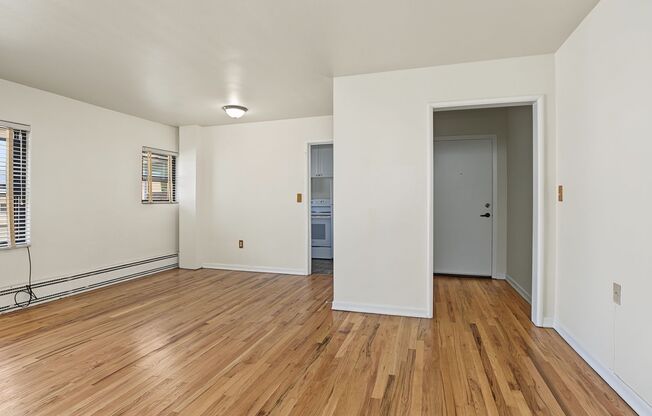 2 beds, 1 bath, 792 sqft, $1,985, Unit B408