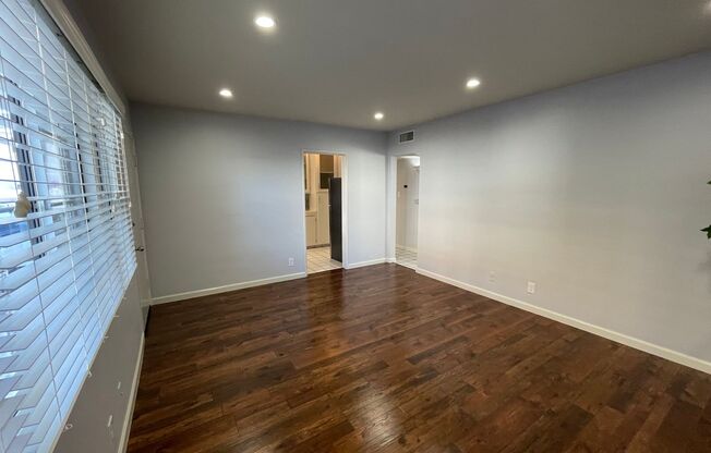 10814-10818 Blix St