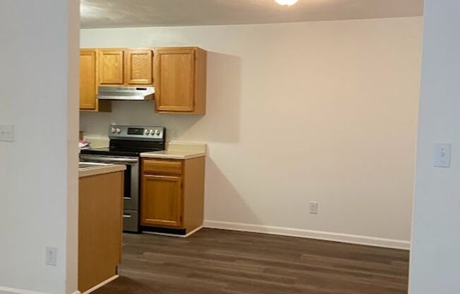 2 beds, 1 bath, 880 sqft, $1,360, Unit 429G