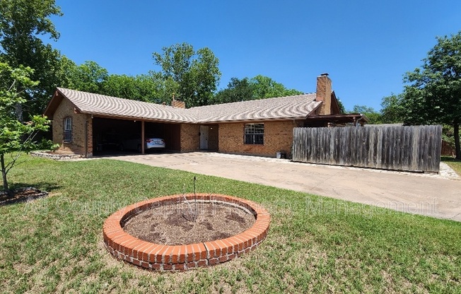 8511 WOODSTONE DR