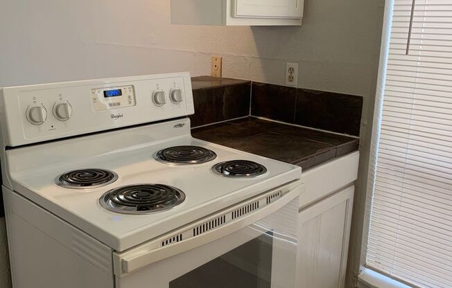 Studio, 1 bath, 404 sqft, $865, Unit 201