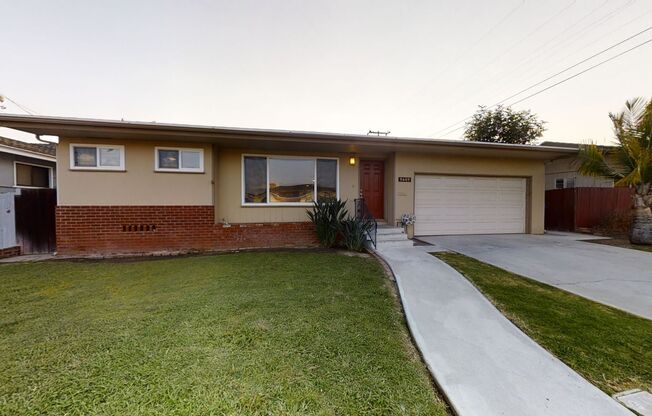 Great Patio Space w/ Canyon Views!!