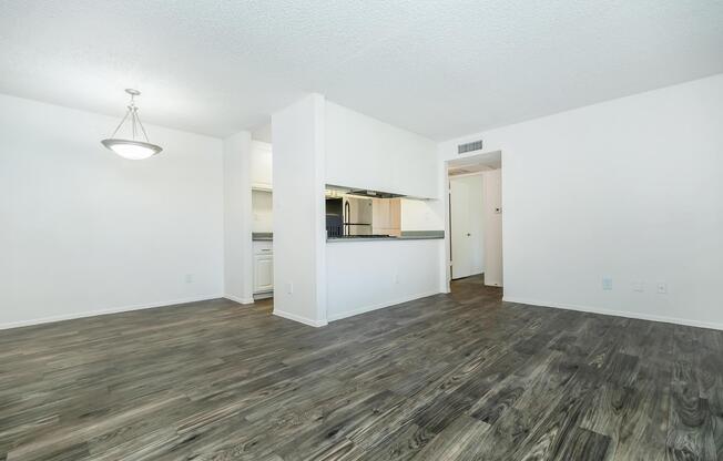 Home - Twenty-One 41 Apartment Homes - Tempe, AZ