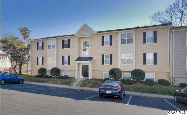Three Bedroom Condo Available at the Villas of Southern Ridge!