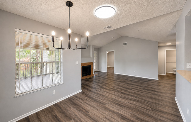 2 Bed / 2 Bath Condo in Gated Community. In Altamonte Springs, Available Now!