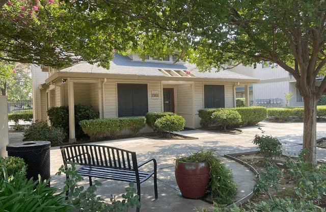 Country Glen Leasing Office and Clubhouse