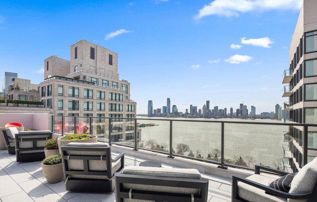 4 beds, 3.5 baths, $28,000, Unit 1009