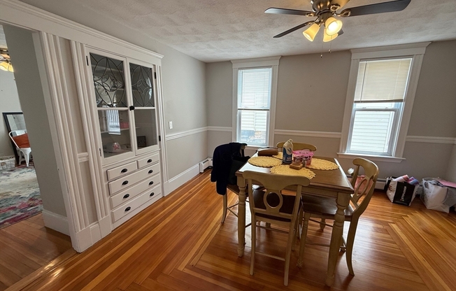 3 beds, 1 bath, 1,296 sqft, $3,400, Unit 3